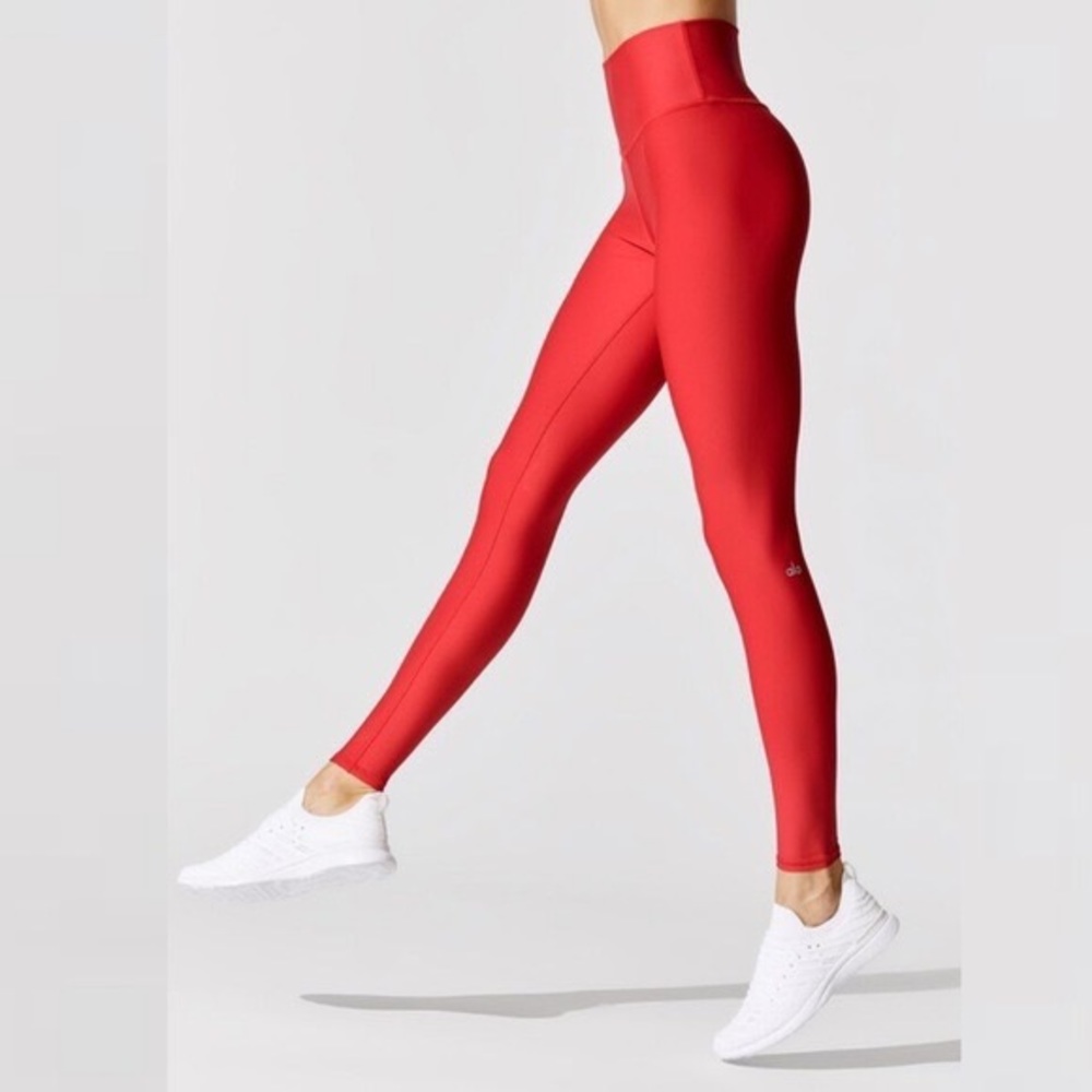 Alo High-Waist Airlift Legging in Scarlet - Picture 3 of 8